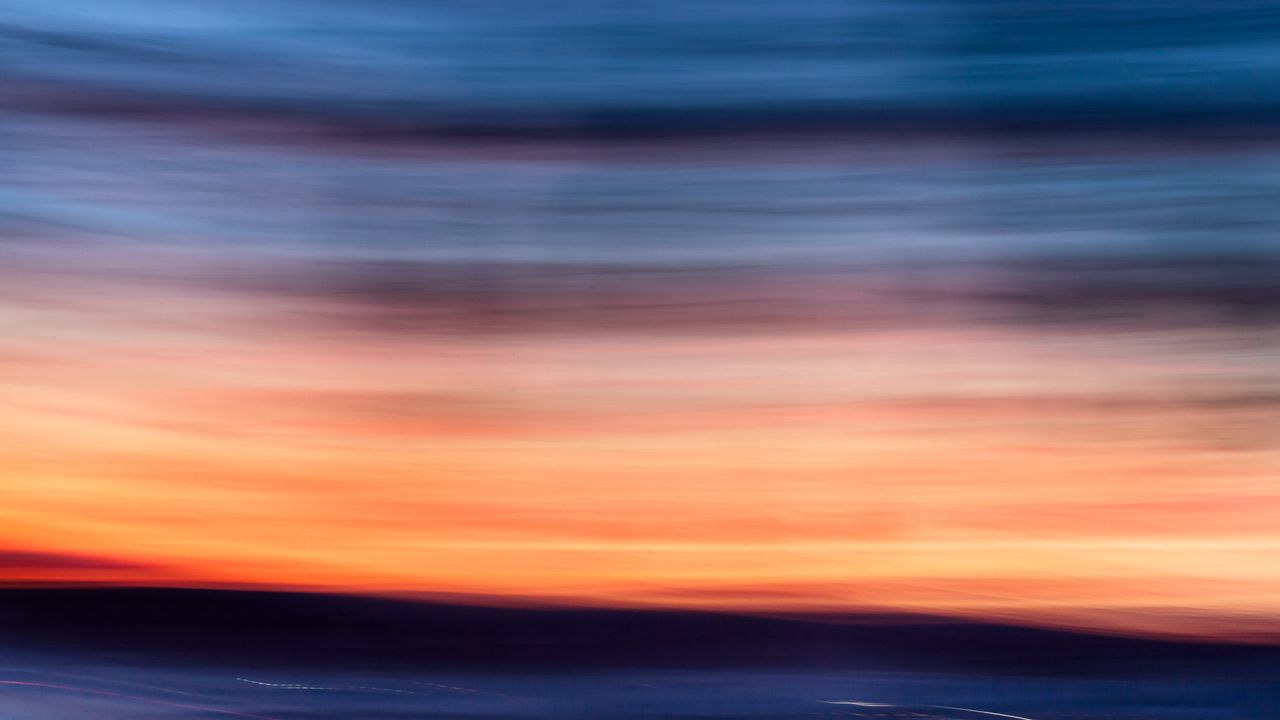 Wallpaper distortion, long exposure, lines, glow