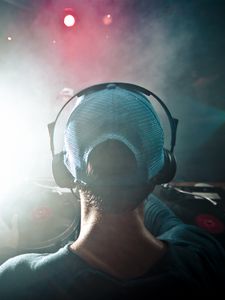 Preview wallpaper dj, headphones, cap, smoke, music