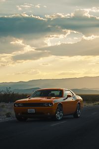 Preview wallpaper dodge, challenger, side view, road