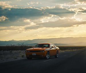 Preview wallpaper dodge, challenger, side view, road