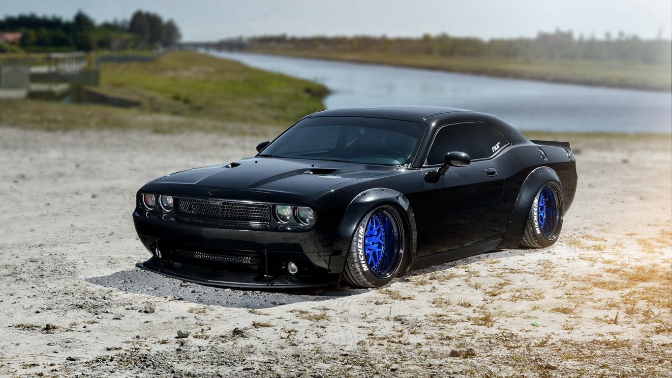 Download Wallpaper 1366x768 Dodge Challenger Srt Side View Tablet