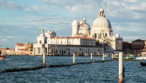 Preview wallpaper dogana, dome, venice, sea, architecture