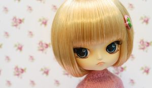 Preview wallpaper doll, big eyes, look