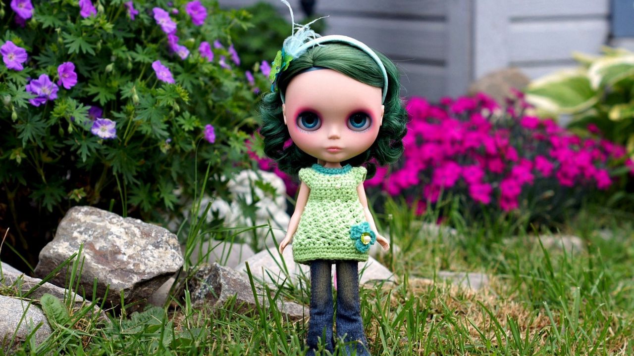 Wallpaper doll, toy, green hair, garden