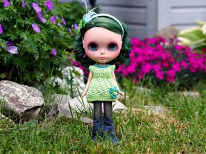 Preview wallpaper doll, toy, green hair, garden