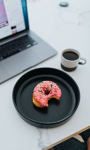 Preview wallpaper donut, laptop, cup, coffee, desktop