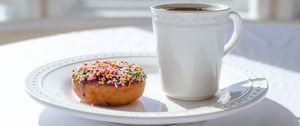 Preview wallpaper donut, sprinkling, dessert, cup, tea