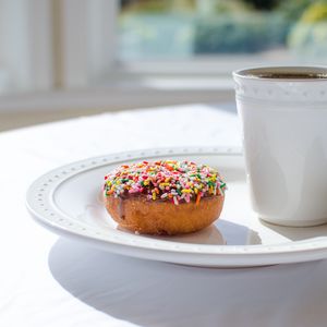 Preview wallpaper donut, sprinkling, dessert, cup, tea