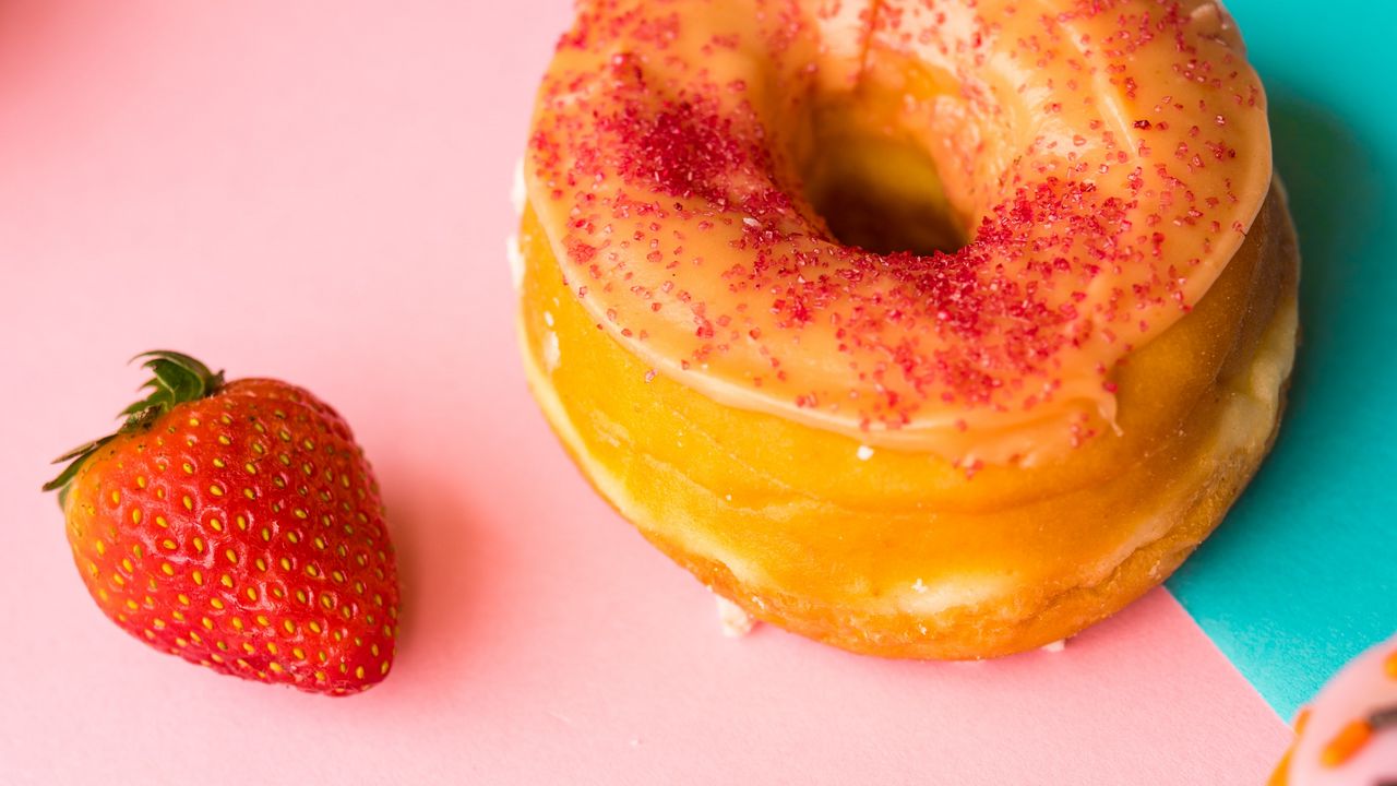 Wallpaper donut, strawberry, berries, dessert