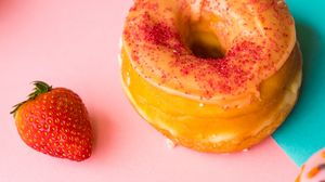 Preview wallpaper donut, strawberry, berries, dessert