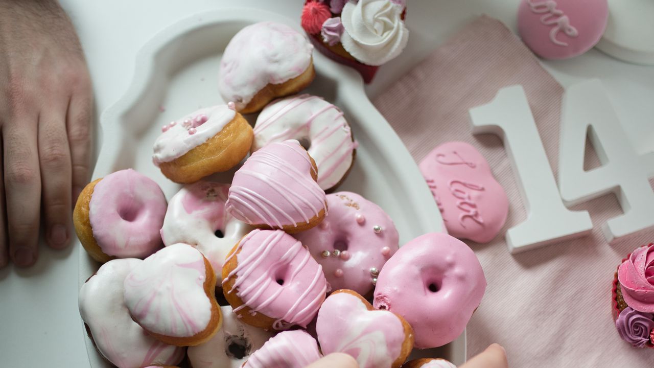 Wallpaper donuts, glaze, dessert, pink, hand