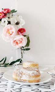 Preview wallpaper donuts, powder, dessert, plates, flowers