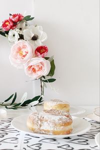 Preview wallpaper donuts, powder, dessert, plates, flowers