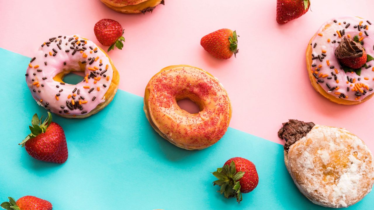 Wallpaper donuts, strawberries, berries, dessert, sweets