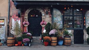 Preview wallpaper door, flowers, decoration