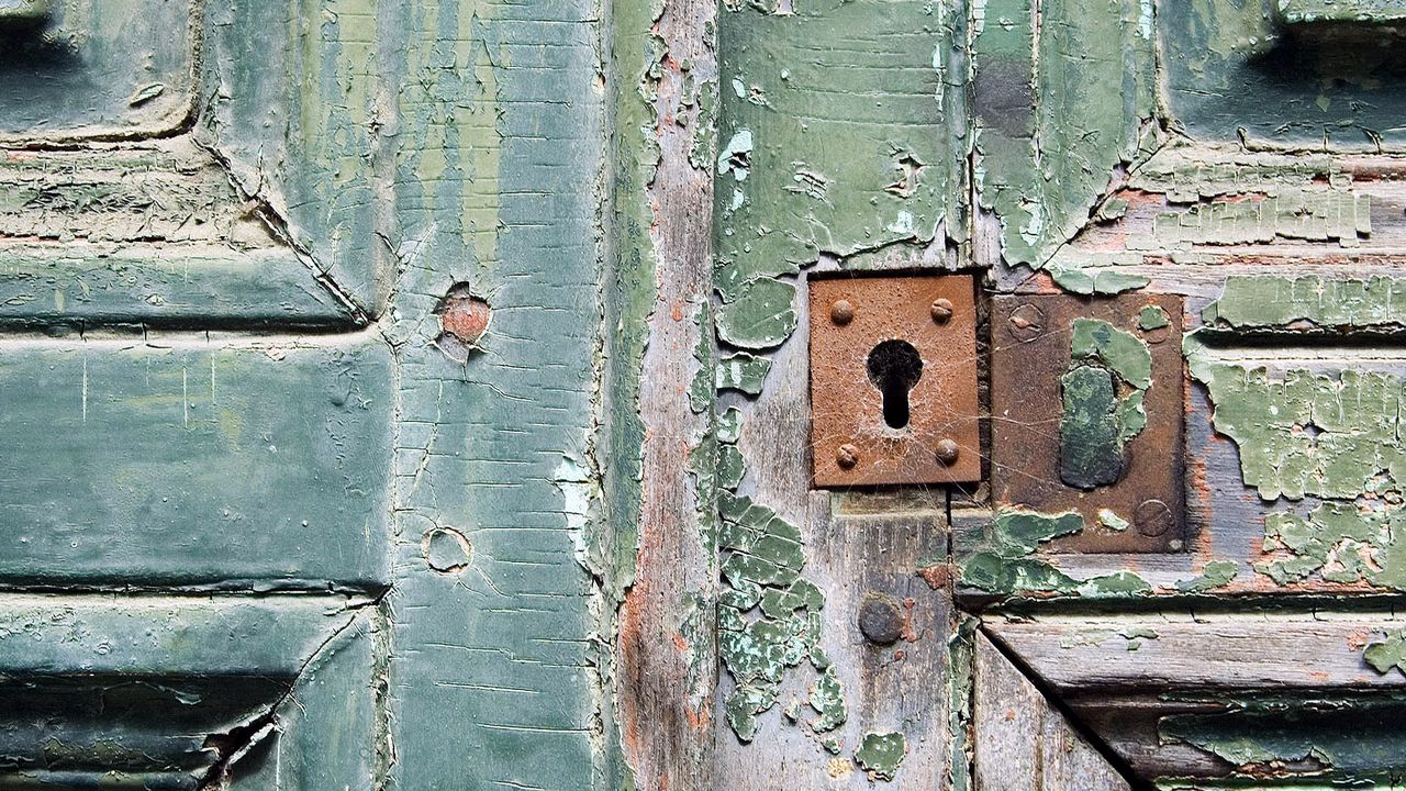 Wallpaper door, keyhole, rust, paint, old