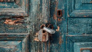 Preview wallpaper door, lock, old, wooden, abandoned