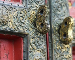 Preview wallpaper door, metal, patterns, japan