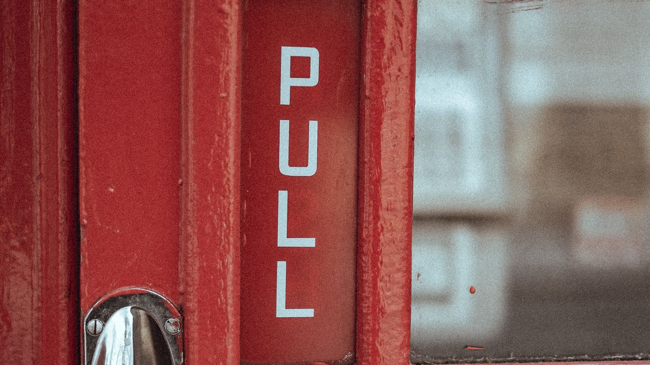 Wallpaper door, red, inscription, handle