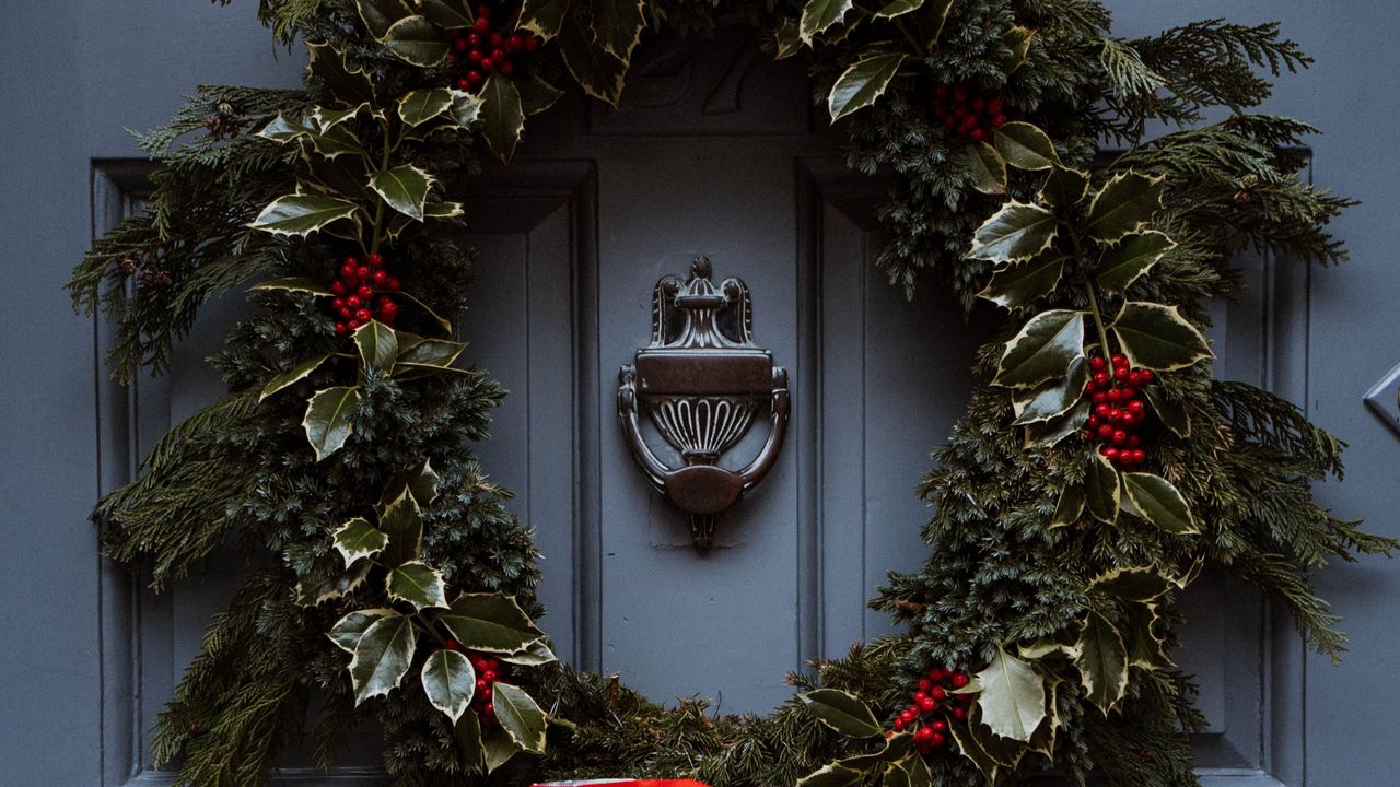 Wallpaper door, wreath, decoration, christmas, new year