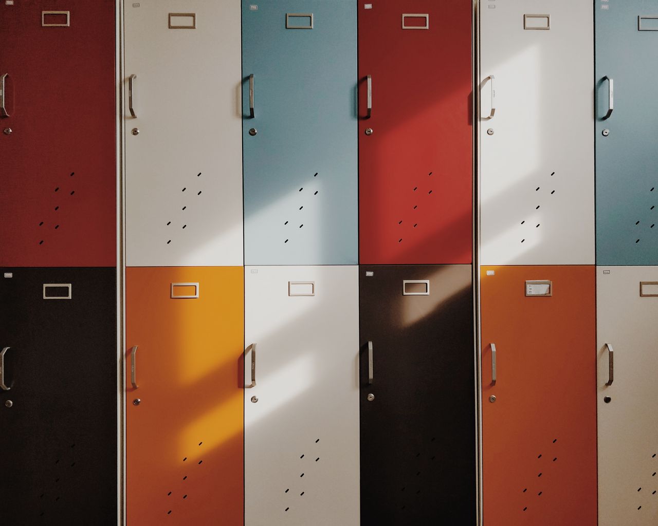 1280x1024 Wallpaper doors, lockers, retro, multicolored