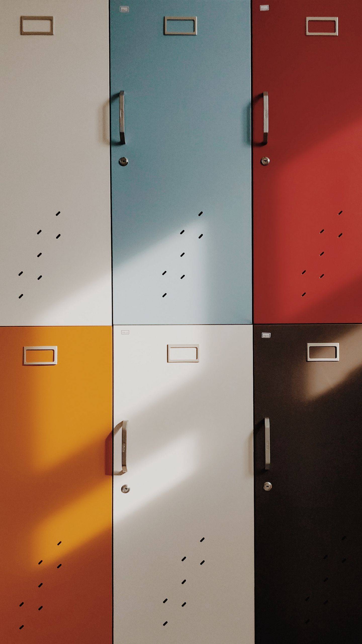 1440x2560 Wallpaper doors, lockers, retro, multicolored