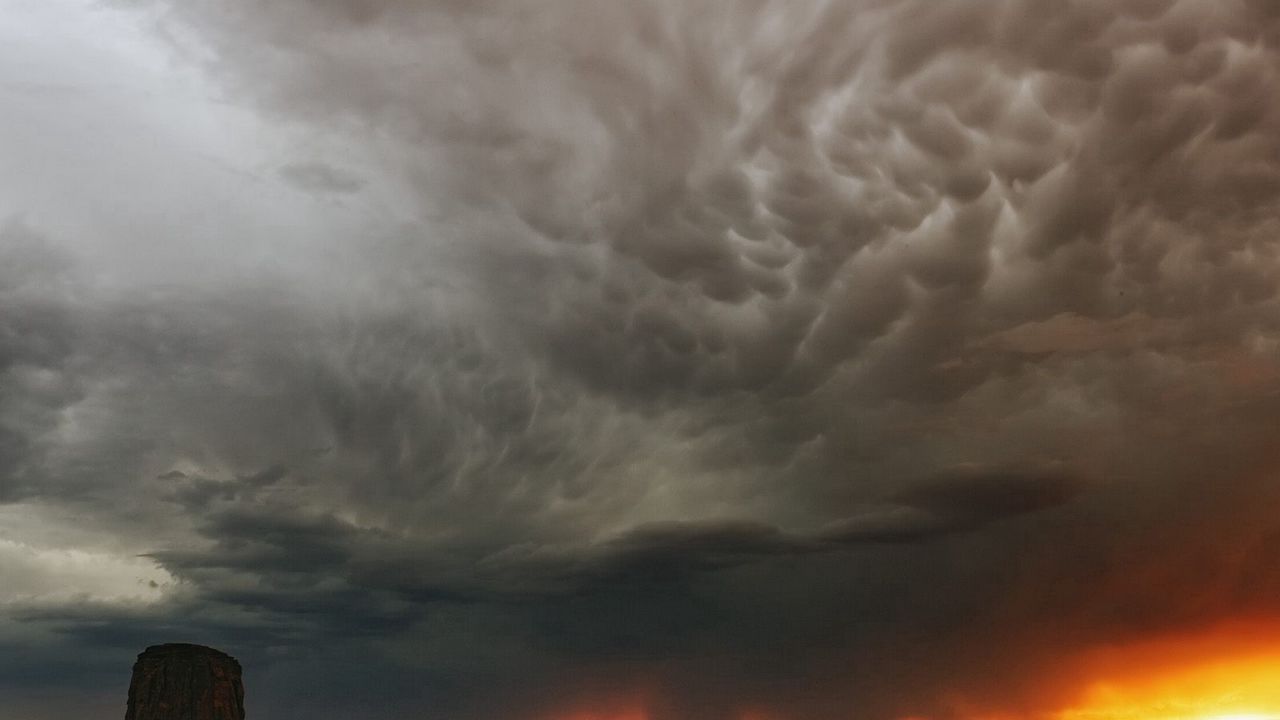 Wallpaper downpour, desert, canyon, clouds, sky