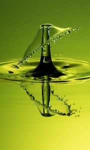 Preview wallpaper drop, splash, macro, liquid, green