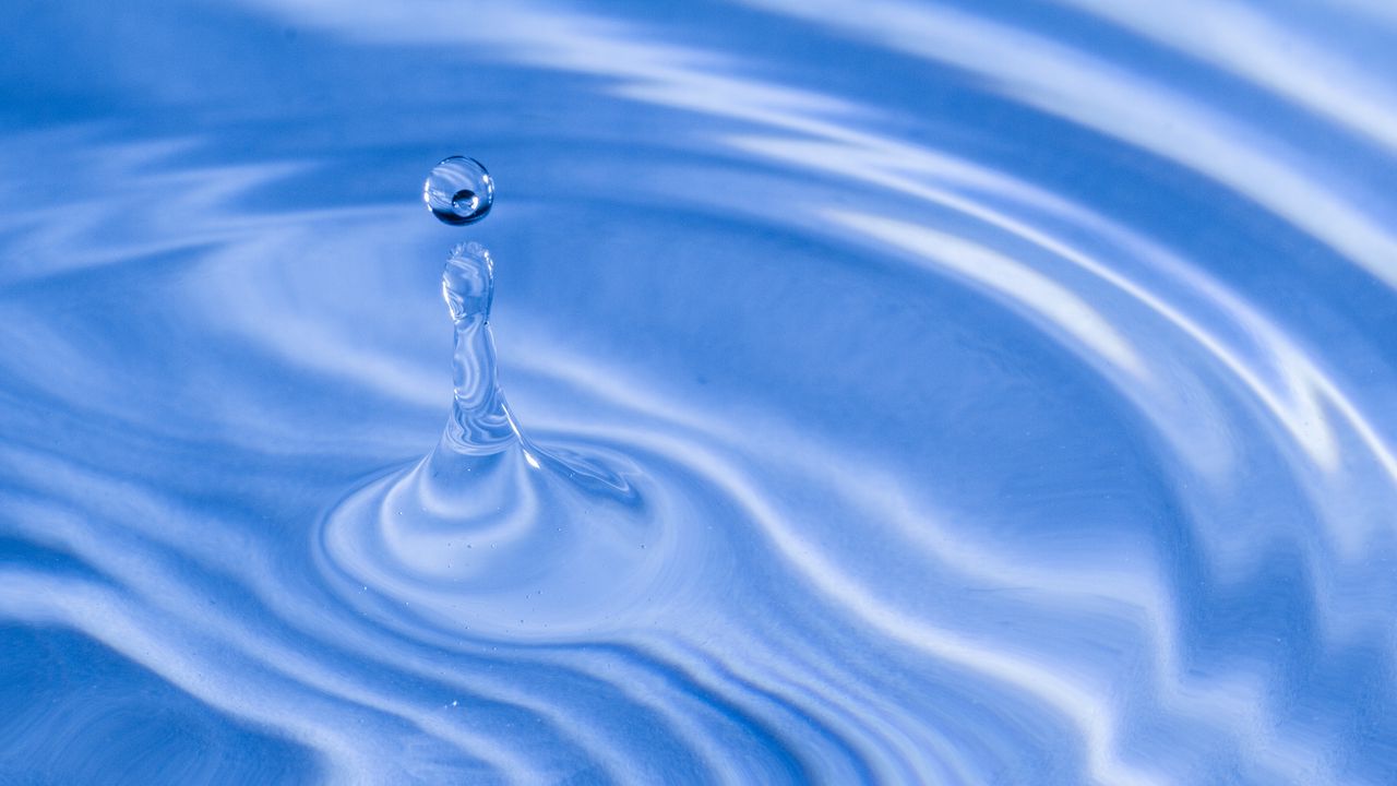 Wallpaper drop, water, ripples, blue, macro, glare