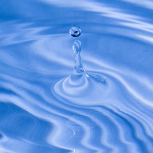 Preview wallpaper drop, water, ripples, blue, macro, glare