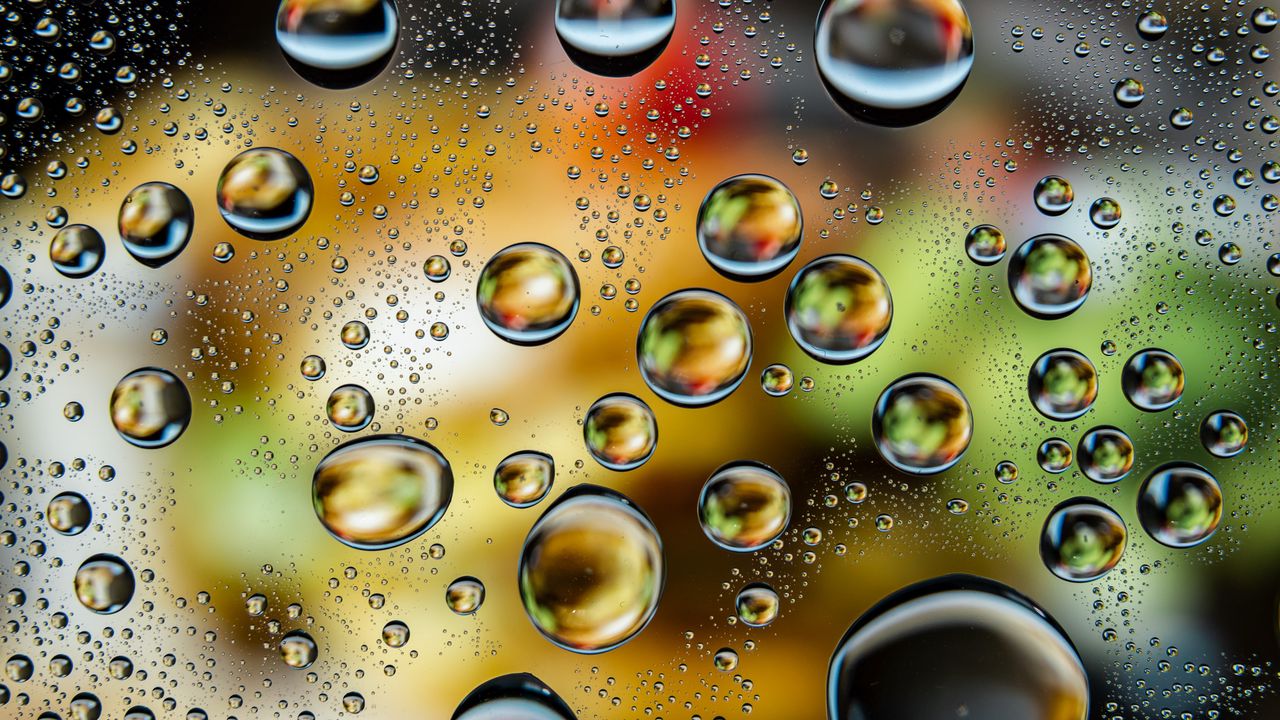 Wallpaper drops, water, blur, spray
