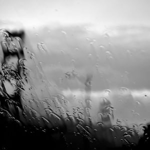 Preview wallpaper drops, water, bw, wet, glass