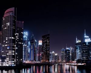 Preview wallpaper dubai, city, lights, river, night