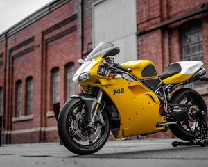 Preview wallpaper ducati 748, ducati, motorcycle, bike, yellow