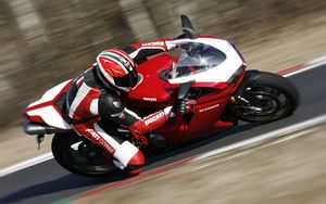 Preview wallpaper ducati, red, motorbike, ducati 1098, movement