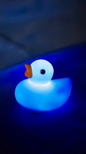 Preview wallpaper duck, glow, blue, dark