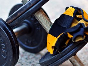 Preview wallpaper dumbbells, gloves, sport