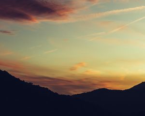 Preview wallpaper dusk, dark, clouds, mountains, outlines