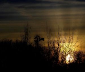 Preview wallpaper dusk, landscape, windmill, horizon, dark