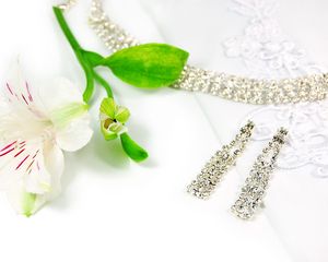 Preview wallpaper earrings, diamonds, flower