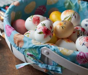 Preview wallpaper easter eggs, eggs, easter, basket, pattern