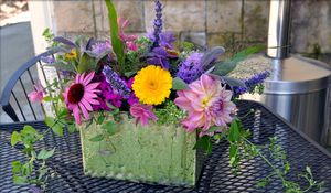 Preview wallpaper echinacea, dahlia, flower, many, different, composition, vase, table