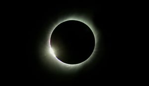 Preview wallpaper eclipse, light, black, space