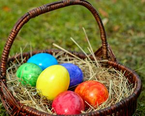 Preview wallpaper eggs, easter, basket, hay