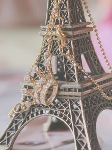 Preview wallpaper eiffel tower, chains, jewelry