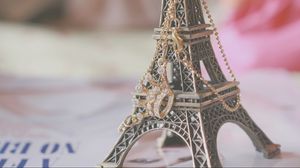 Preview wallpaper eiffel tower, chains, jewelry