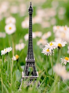 Preview wallpaper eiffel tower, grass, plant