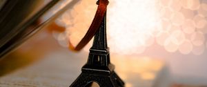 Preview wallpaper eiffel tower, souvenir, background