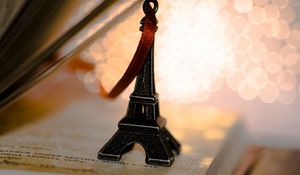 Preview wallpaper eiffel tower, souvenir, background