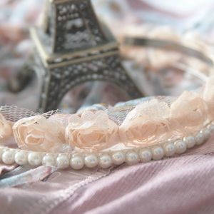 Preview wallpaper eiffel tower, souvenirs, beads, tenderness, flowers